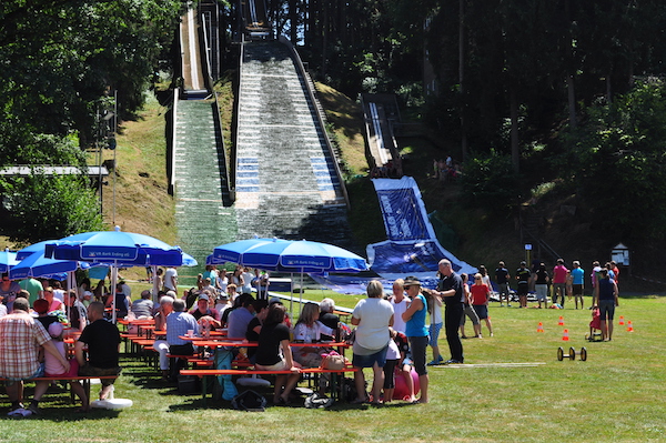 Sommerfest 2015 mit Kinderspielprogramm und Schnuppertraining Skispringen